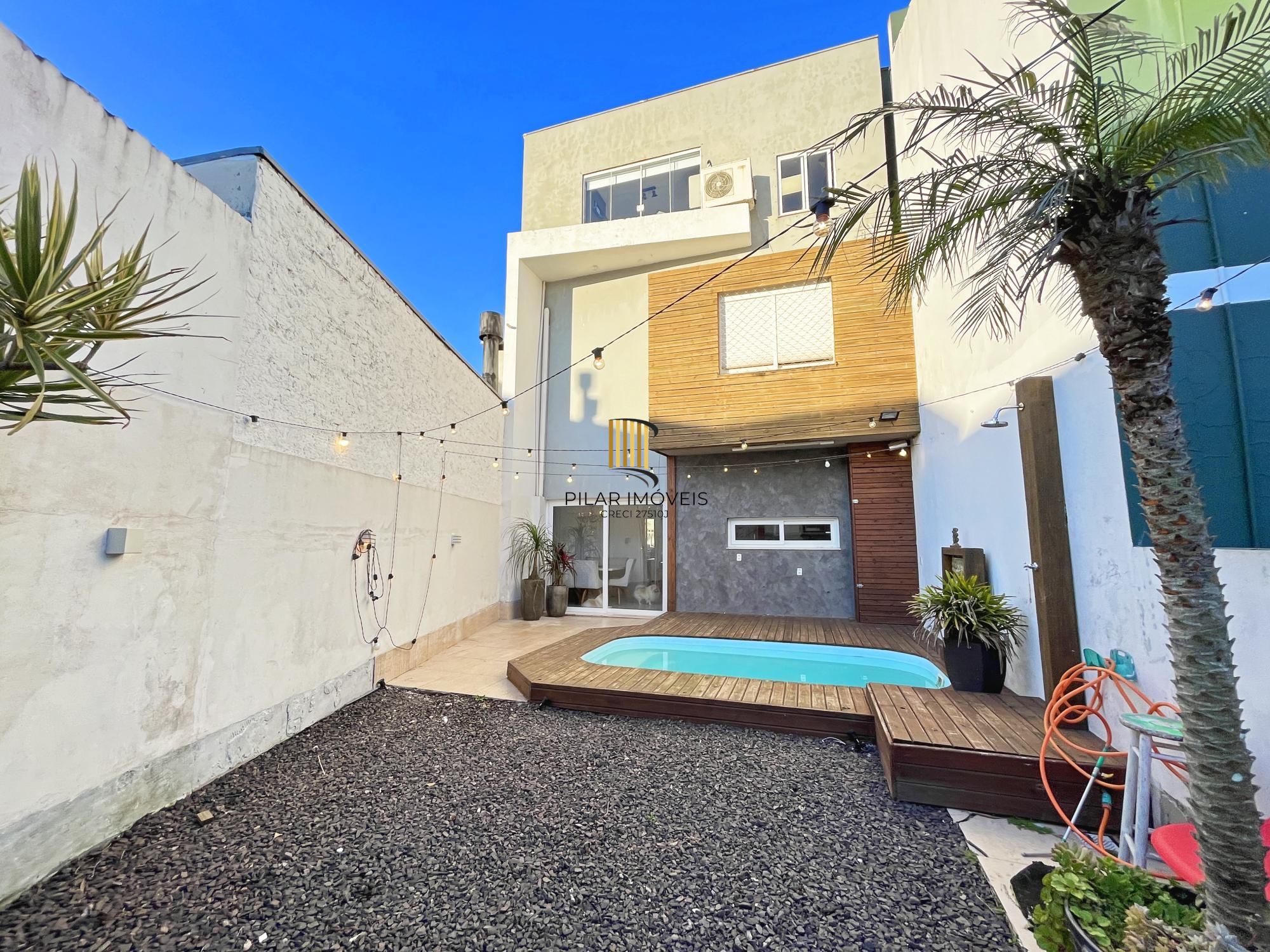 Casa 4 dormitórios no bairro Hípica