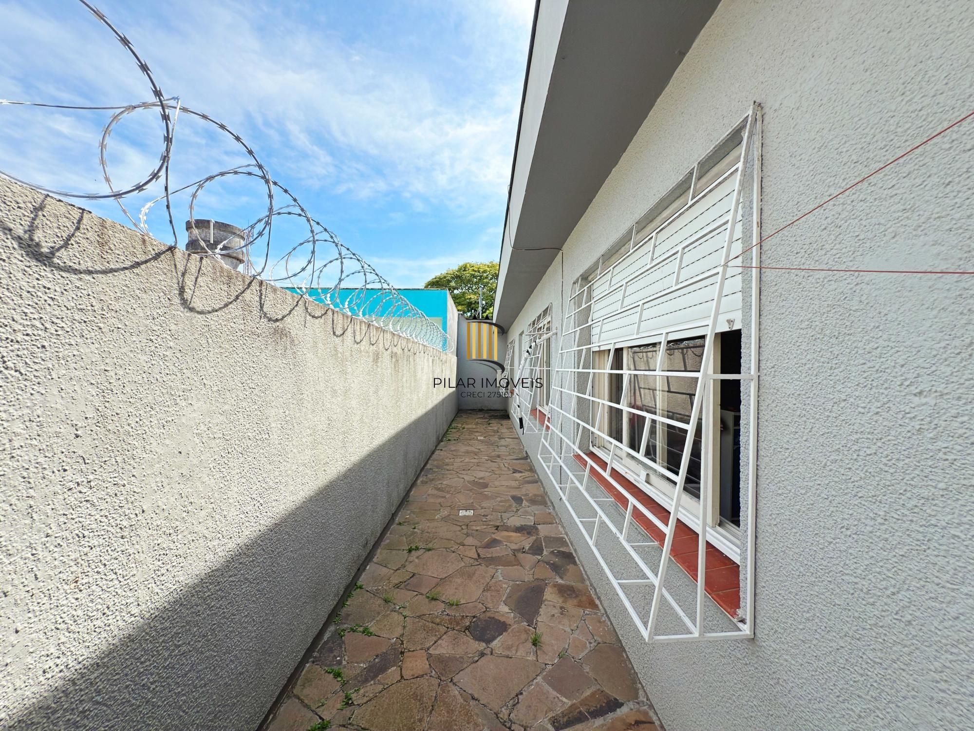 Casa Térrea com Piscina e 3 Dormitórios – Coração de Ipanema