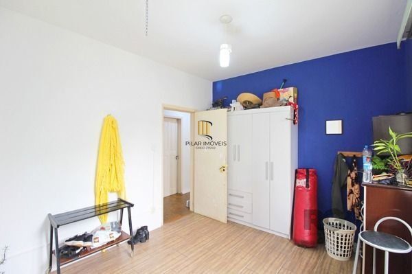Casa em Porto Alegre, no bairro Ipanema, com 4 dormitório(s), e 4 banheiros, à venda.