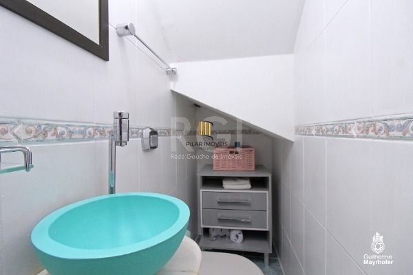 Casa 3 dormitórios no bairro Hípica