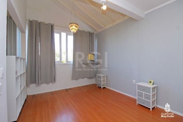 Casa 3 dormitórios no bairro Hípica