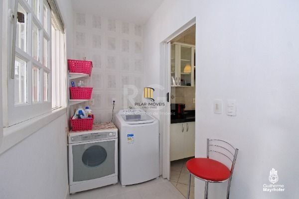Casa 3 dormitórios no bairro Hípica
