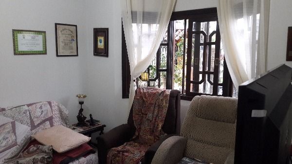 Casa para Venda - 300m², 3 dormitórios, sendo 3 suites, 4 vagas - Espirito Santo