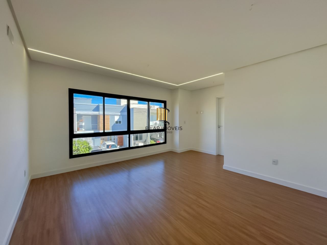 Casa Condominio em Porto Alegre, no bairro Ipanema, com 3 dormitório(s), e 3 banheiros, à venda.