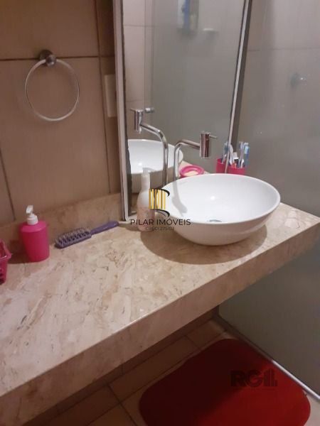 Casa 3 dormitórios no bairro Hípica