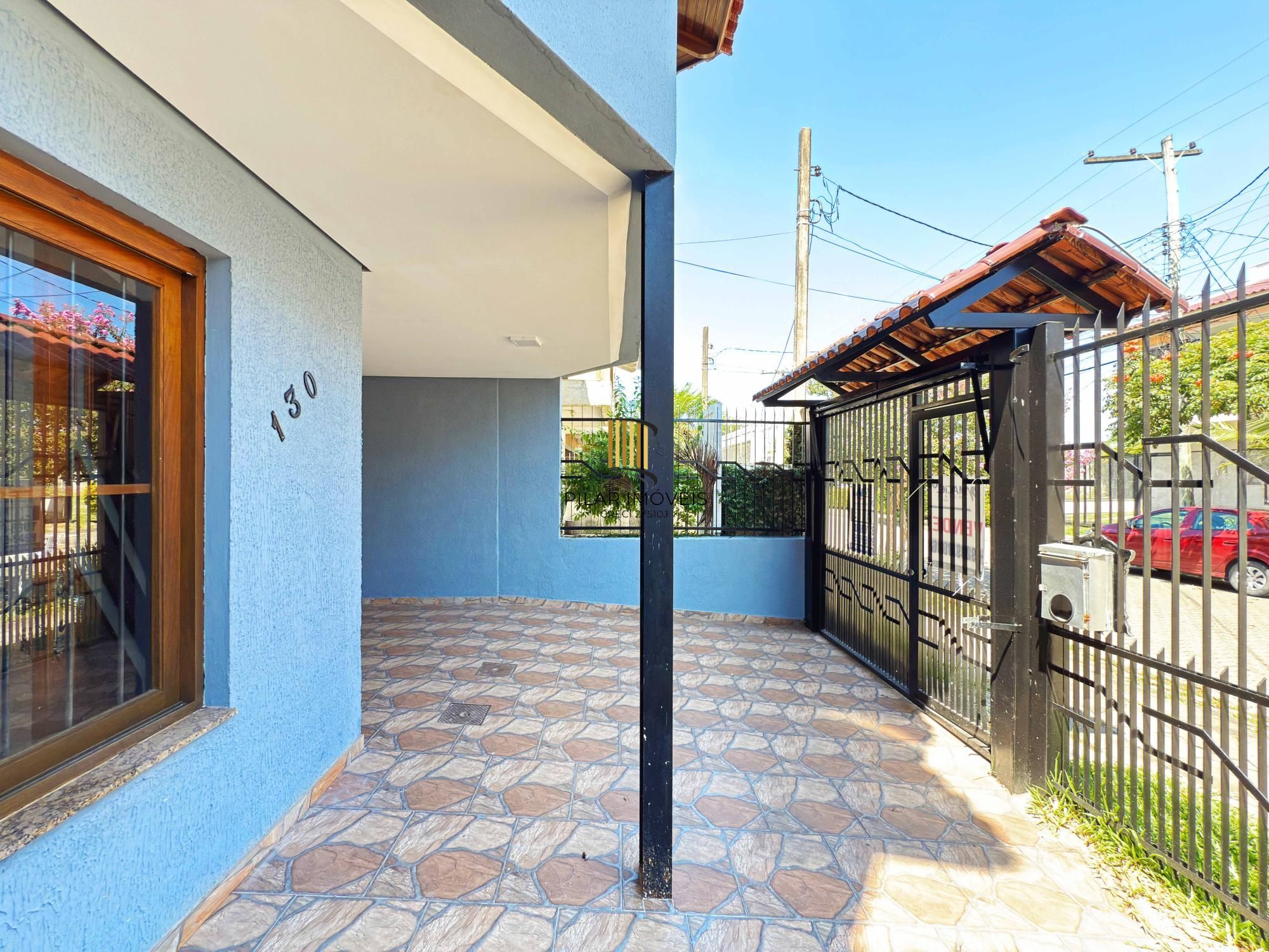 Casa 2 dormitórios no bairro Hípica