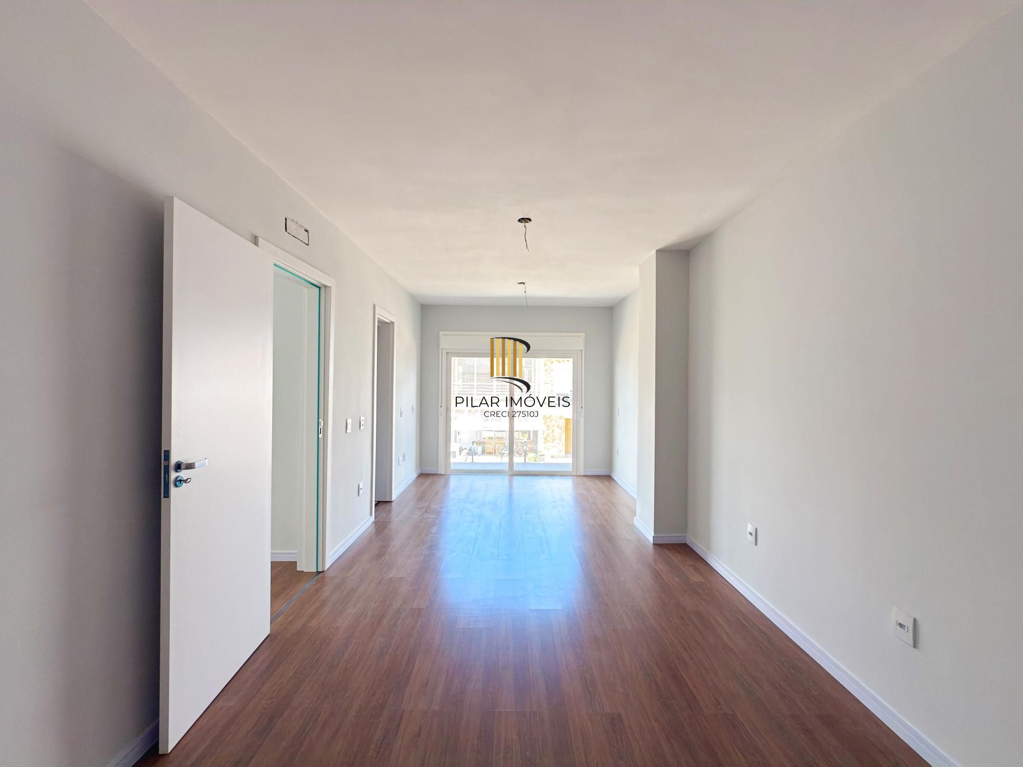 Casa 4 dormitórios( 1 dorm térreo) no Condomínio Villa Amalfi, na zona sul de Porto Alegre.