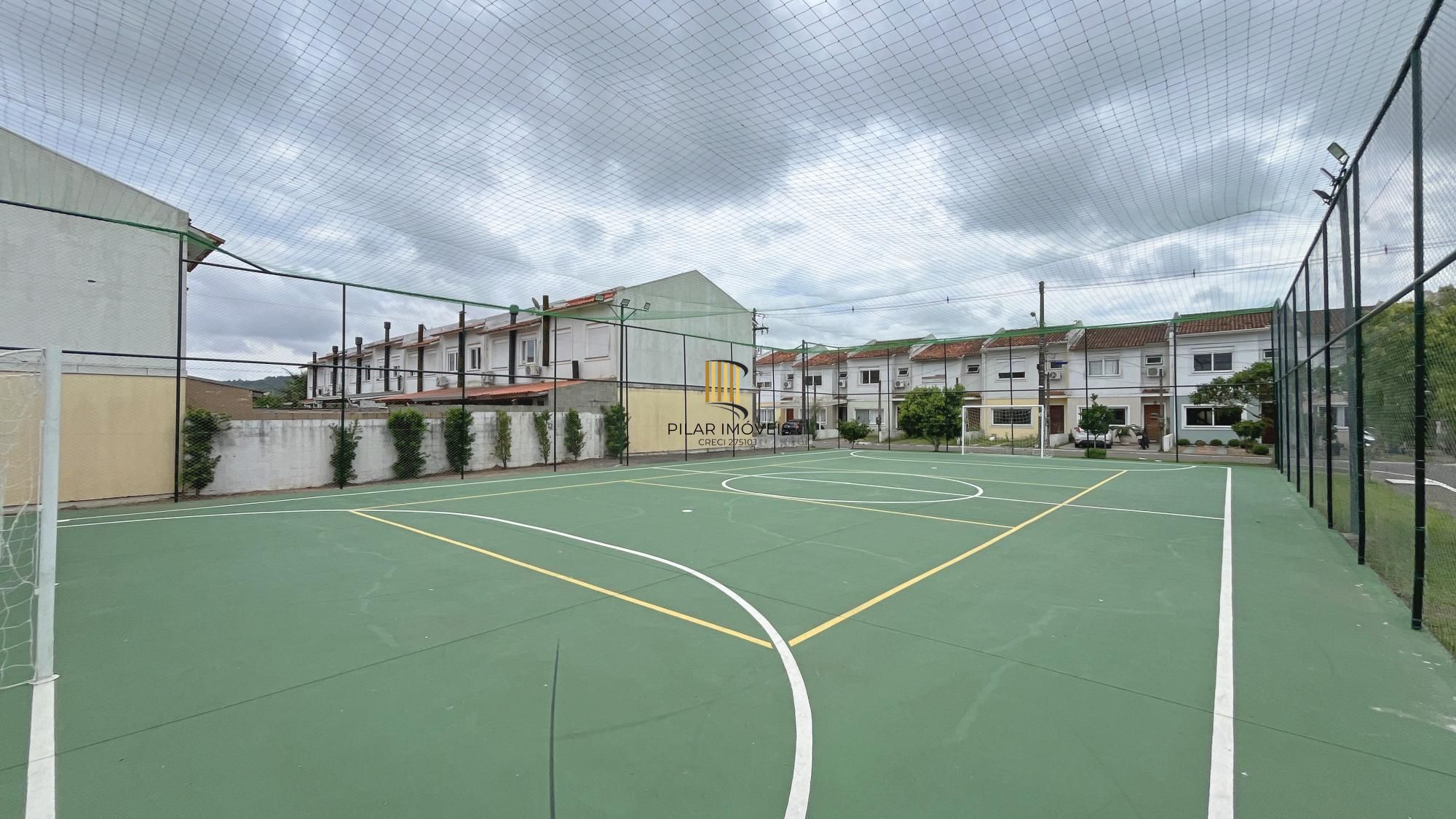 Viva com Conforto e Lazer: Sobrado Impecável com Piscina Privativa