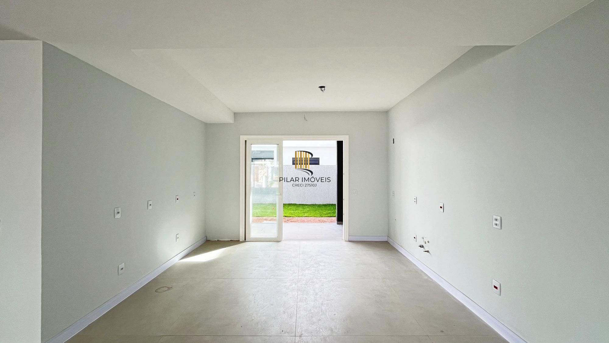 Casa 4 dormitórios( 1 dorm térreo) no Condomínio Villa Amalfi, na zona sul de Porto Alegre.