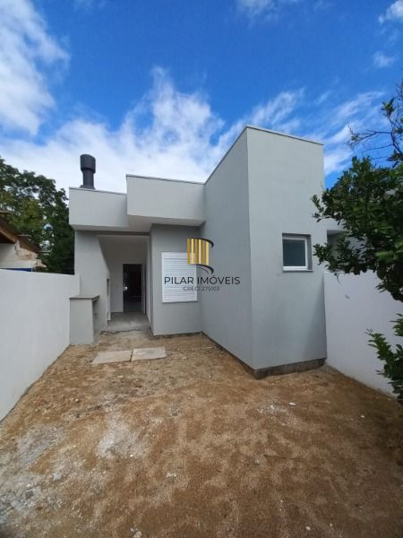 Casa em Porto Alegre, no bairro Belém Novo, com 3 dormitório(s), e 3 banheiros, à venda.