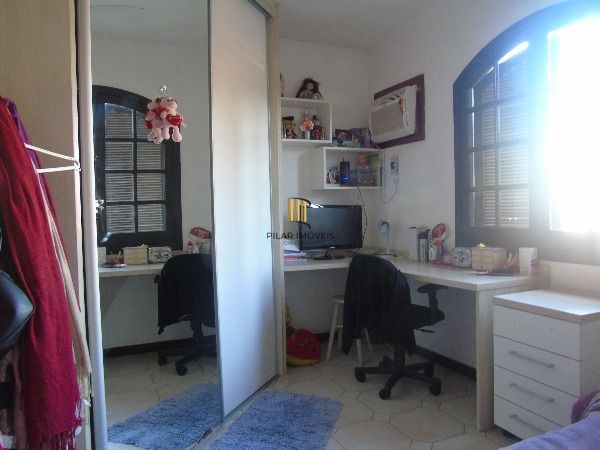 Casa para Venda - 306.3m², 3 dormitórios, sendo 1 suites, 2 vagas - Urubatã