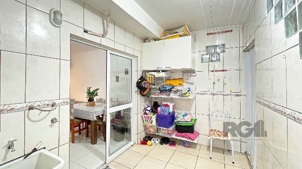 Casa Condominio em Porto Alegre, no bairro Aberta dos Morros, com 2 dormitório(s), e 2 banheiros, à venda.