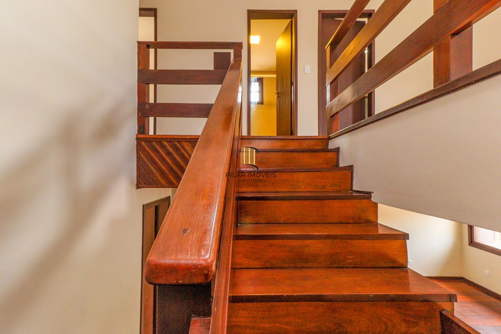 Excelente residência com 4 dormitórios