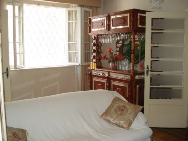 Casa para Venda - 280m², 3 dormitórios, sendo 1 suites, 2 vagas - Medianeira