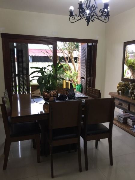 Casa para Venda - 320000m², 3 dormitórios, sendo 1 suites, 10 vagas - Belém Novo