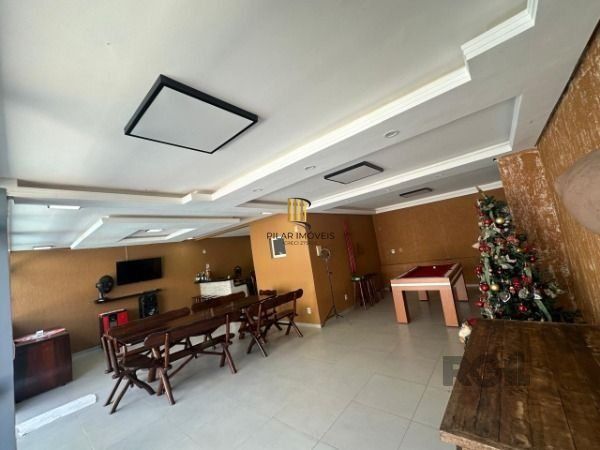 Casa 5 dormitórios no bairro Lomba do Pinheiro
