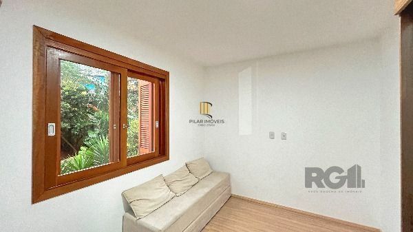Casa Condominio em Porto Alegre, no bairro Teresópolis, com 2 dormitório(s), e 2 banheiros, à venda.