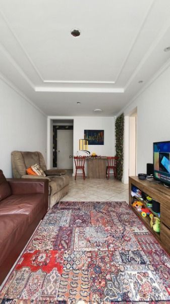 Apartamento em Porto Alegre, no bairro Vila Assunção, com 2 dormitório(s), e 2 banheiros, à venda.