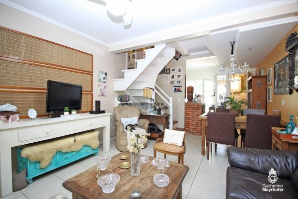 Casa para Venda - 78m², 3 dormitórios, sendo 1 suites, 2 vagas - Guarujá