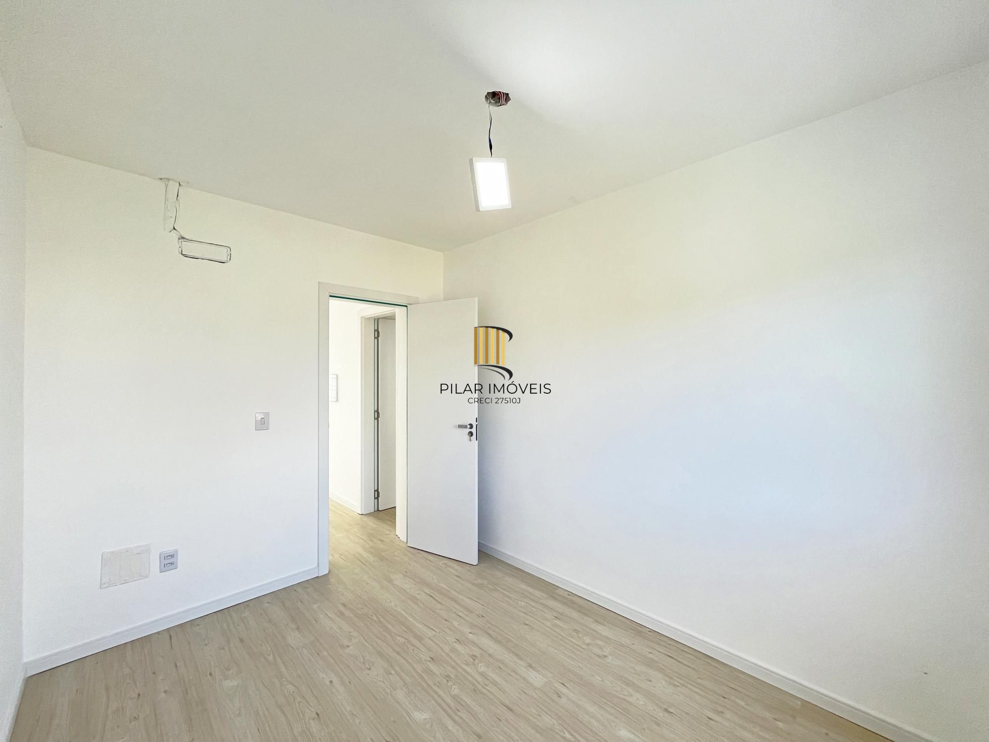 Casas condominio fechado Vila Nova -3 dormitórios sendo uma suite, pátio 60m2.2