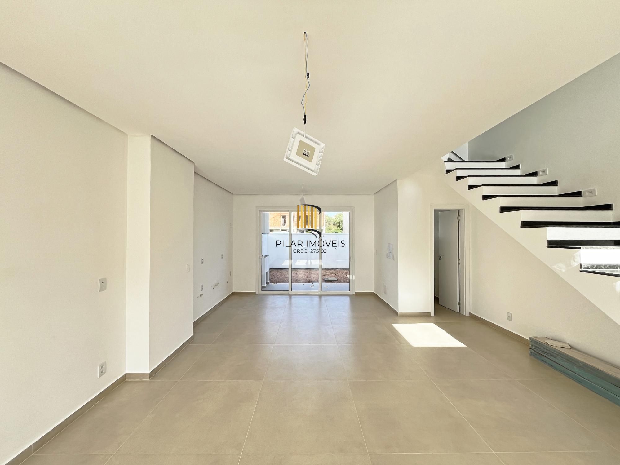 Casas condominio fechado Vila Nova -3 dormitórios sendo uma suite, pátio 60m2.2