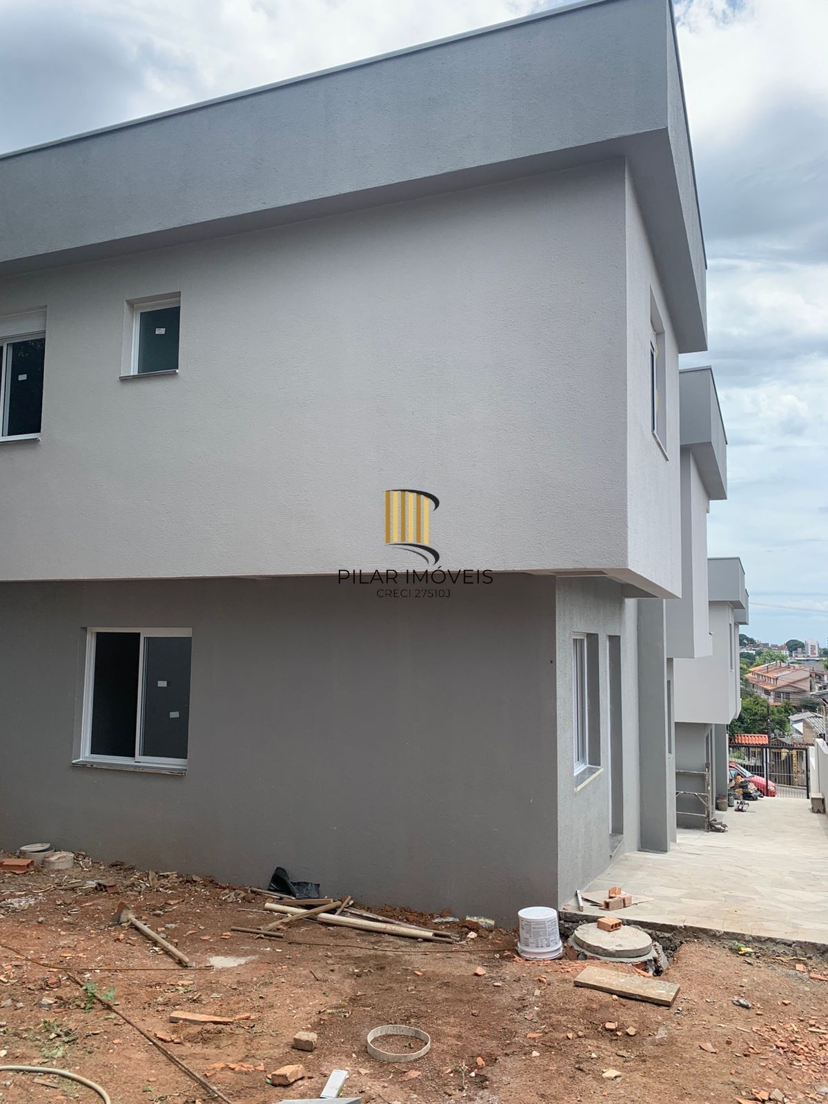 Sobrado 2 dormitórios no bairro Tristeza