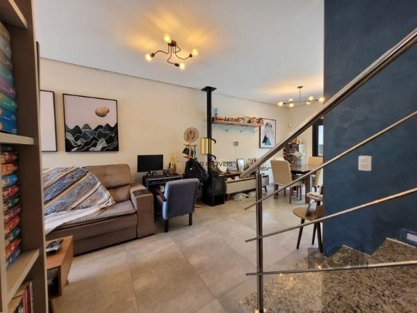 Casa de Condomínio 3 dormitórios no bairro Hípica