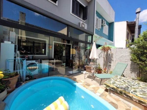 Casa de Condomínio 3 dormitórios no bairro Hípica