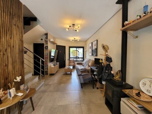 Casa de Condomínio 3 dormitórios no bairro Hípica