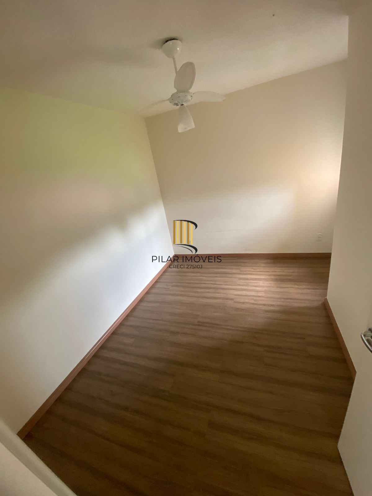 Apartamento 2D para locação no Bairro Restinga