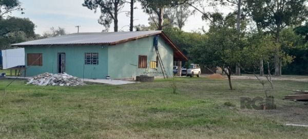 Sítio em Porto Alegre, no bairro Lageado, com 4 dormitório(s), e 4 banheiros, para locação.