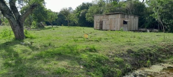 Sítio em Porto Alegre, no bairro Lageado, com 4 dormitório(s), e 4 banheiros, para locação.