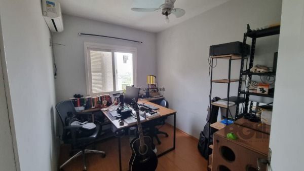 Casa Condominio em Porto Alegre, no bairro Espírito Santo, com 3 dormitório(s), e 3 banheiros, à venda.
