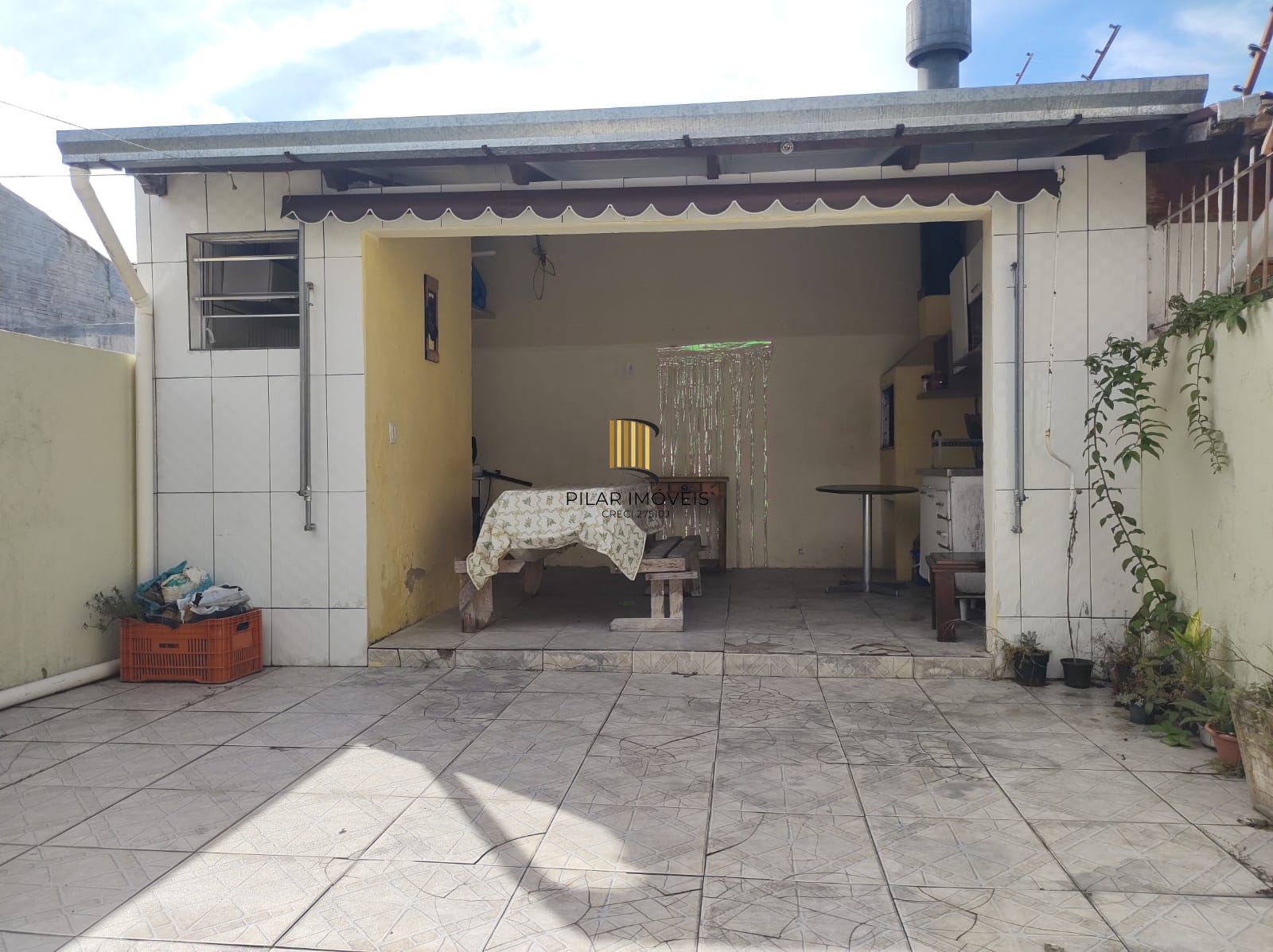 Casa 2 dormitórios no bairro Hípica