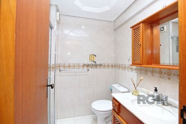 Apartamento em Porto Alegre, no bairro Nonoai, com 3 dormitório(s), e 3 banheiros, à venda.