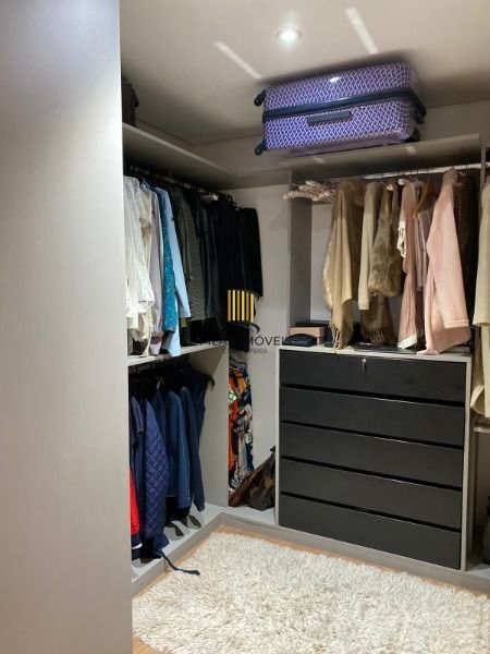 Apartamento em Porto Alegre, no bairro Petrópolis, com 3 dormitório(s), e 3 banheiros, à venda.