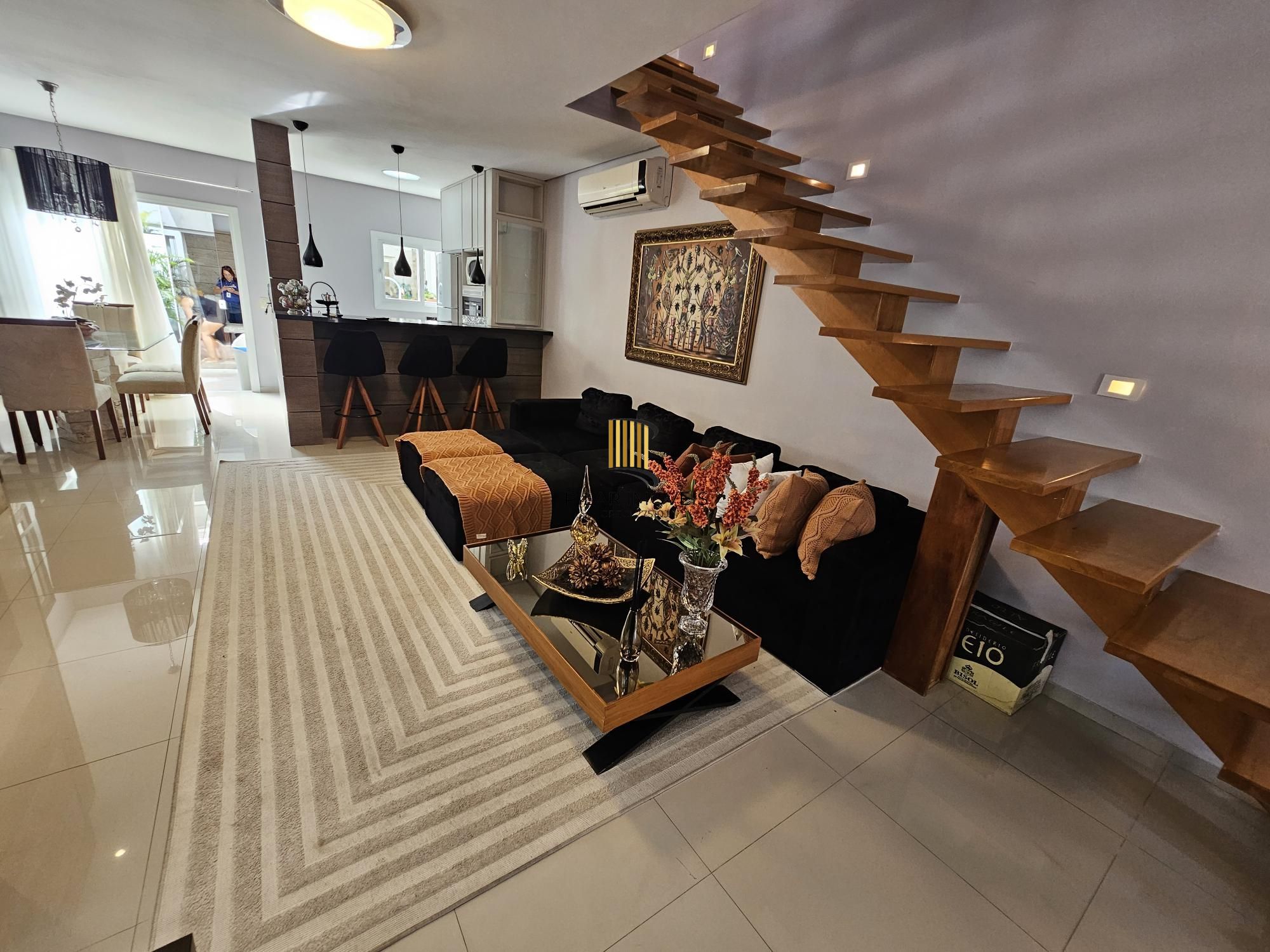 Casa 3 dormitórios no bairro Hípica