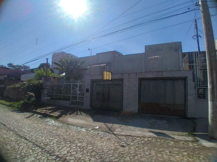 Casa 5 dormitórios no bairro Cavalhada