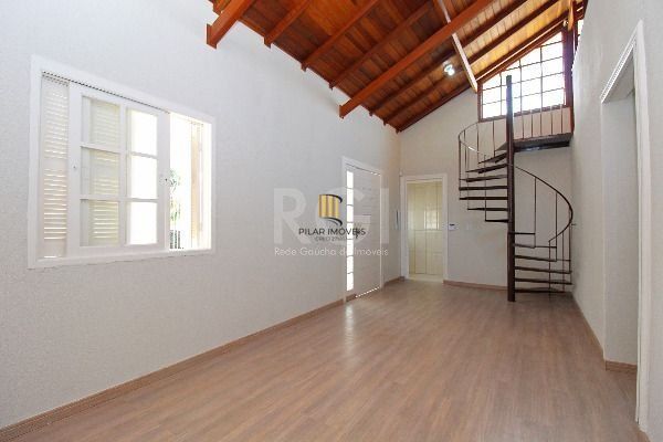 Casa para Venda - 101m², 3 dormitórios, sendo 1 suites, 3 vagas - Guarujá