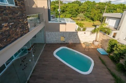 Casa de Condomínio 3 dormitórios no bairro Hípica