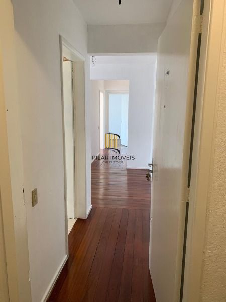 Apartamento em Porto Alegre, no bairro Tristeza, com 2 dormitório(s), e 2 banheiros, à venda.