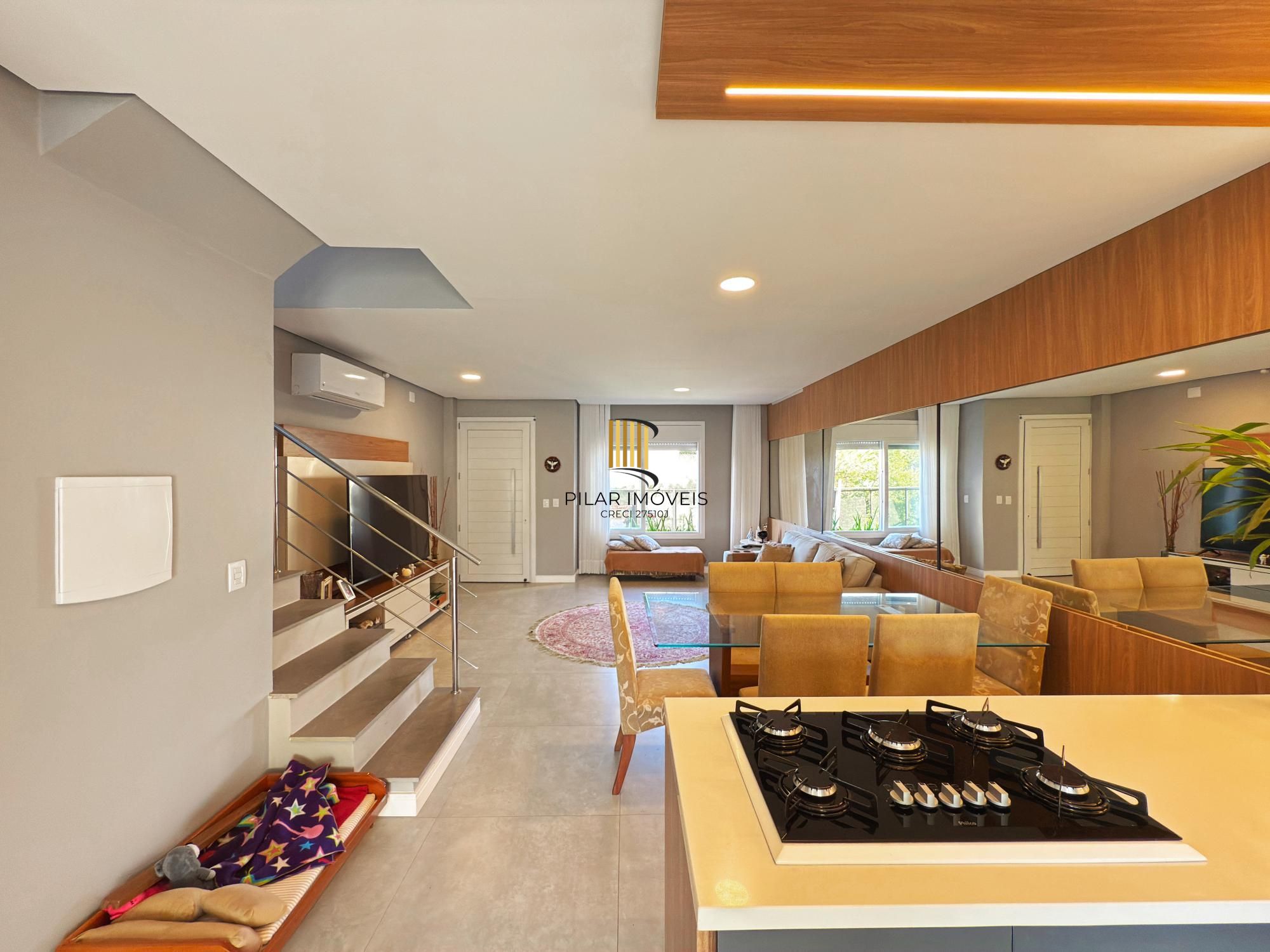 Casa moderna com 3 dormitórios com pátio grande e vista para o Rio Guaíba!