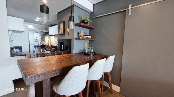 Apartamento em Porto Alegre, no bairro Chácara das Pedras, com 2 dormitório(s), e 2 banheiros, à venda.