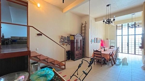 Casa 3 dormitórios no bairro Nonoai