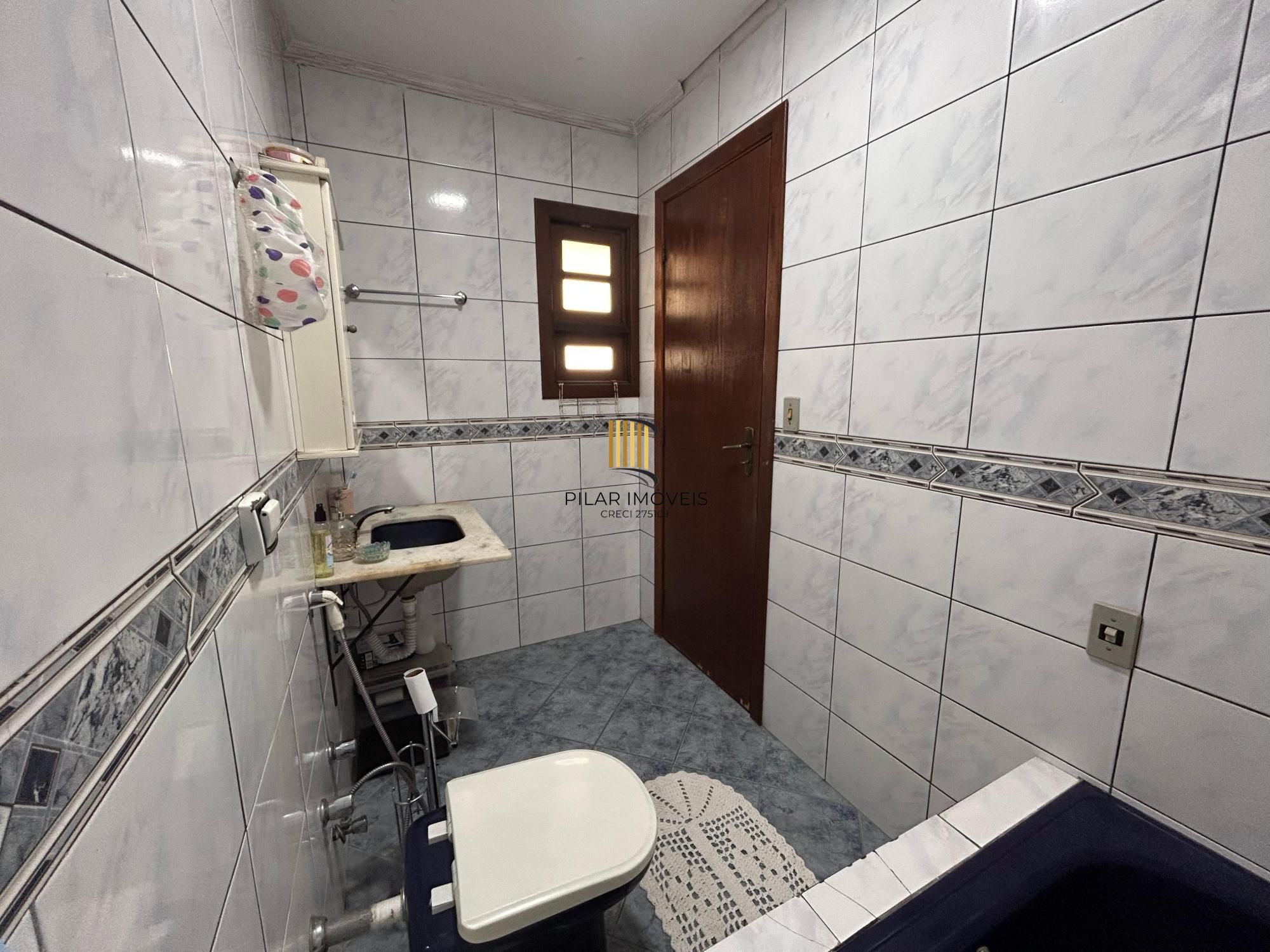 Casa 3 dormitórios no bairro Partenon