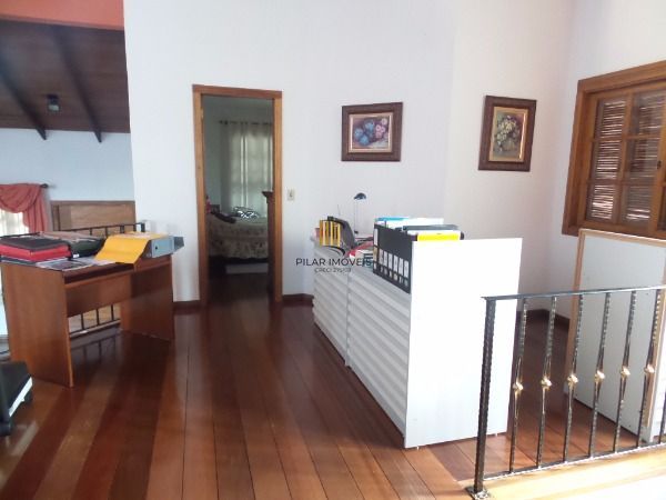 Casa para Venda - 287m², 4 dormitórios, sendo 1 suites, 4 vagas - Tristeza