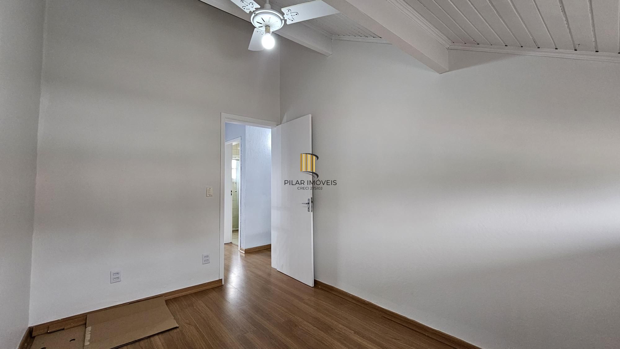 Casa 3 dormitórios no bairro Hípica