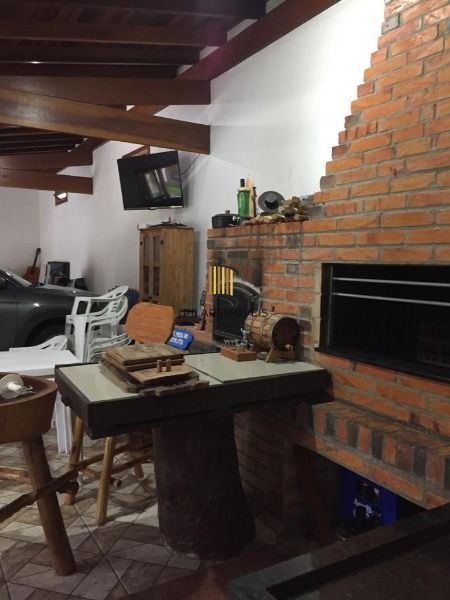 Casa para Venda - 320000m², 3 dormitórios, sendo 1 suites, 10 vagas - Belém Novo