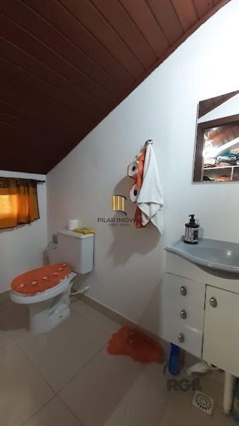 Casa Condominio em Porto Alegre, no bairro Vila Nova, com 3 dormitório(s), à venda.