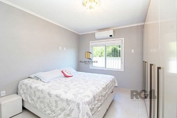 Casa em Porto Alegre, no bairro Espírito Santo, com 3 dormitório(s), e 3 banheiros, à venda.